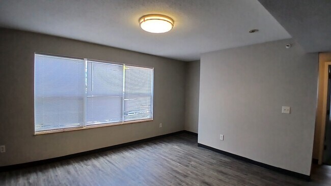 Building Photo - 60 Miller Ave SW