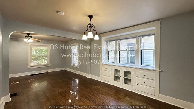 Primary Photo - 234 S Fairview Ave