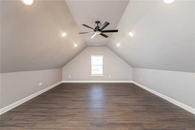 Building Photo - 5653 Poppy Ave