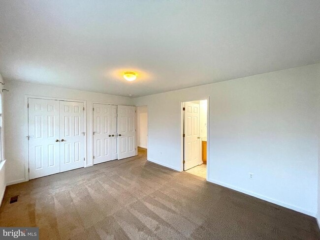 Building Photo - 44994 Serenity Farm Ln