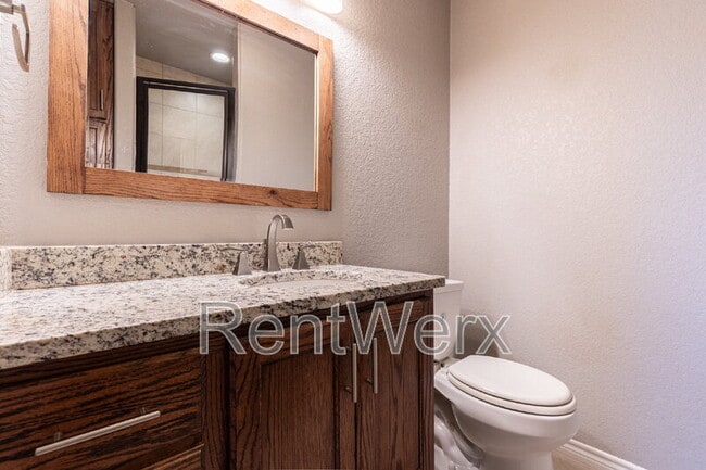 Building Photo - 120 Navarro Xing