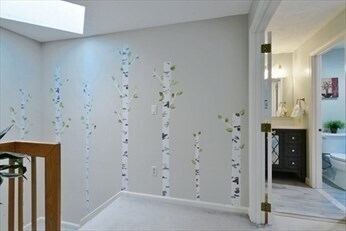 Building Photo - 5 Treetop Park