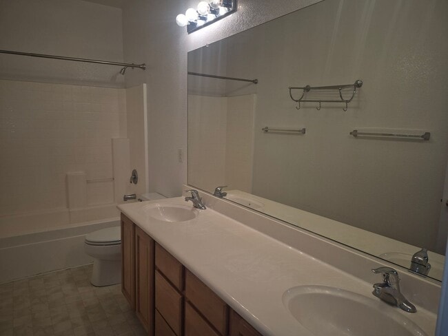 Building Photo - 190 Rockmont Cir