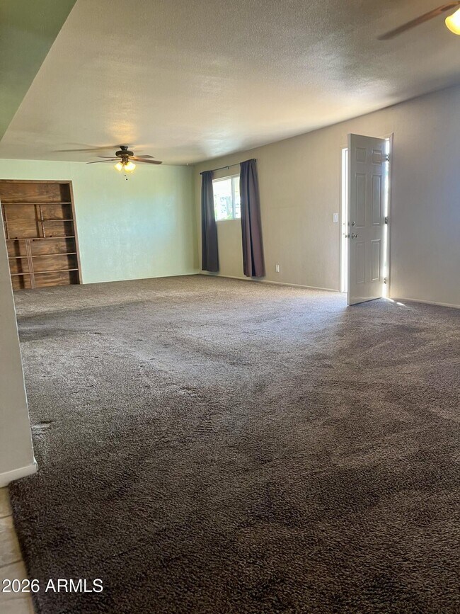 Building Photo - 2315 W Butler Dr