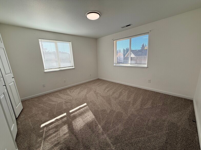 Building Photo - 1545 Fircrest Ct SE