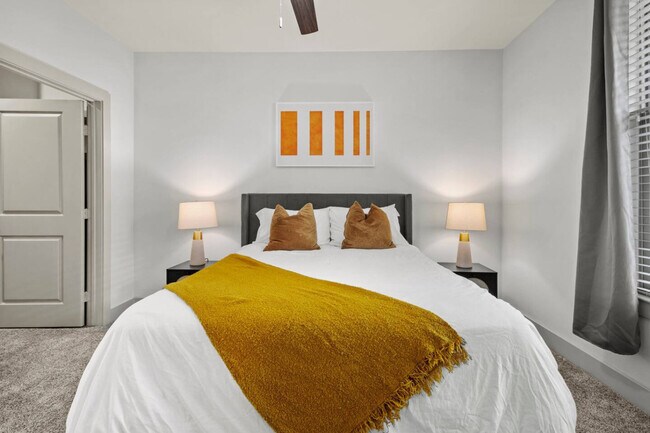 Building Photo - 8122 Midtown Blvd