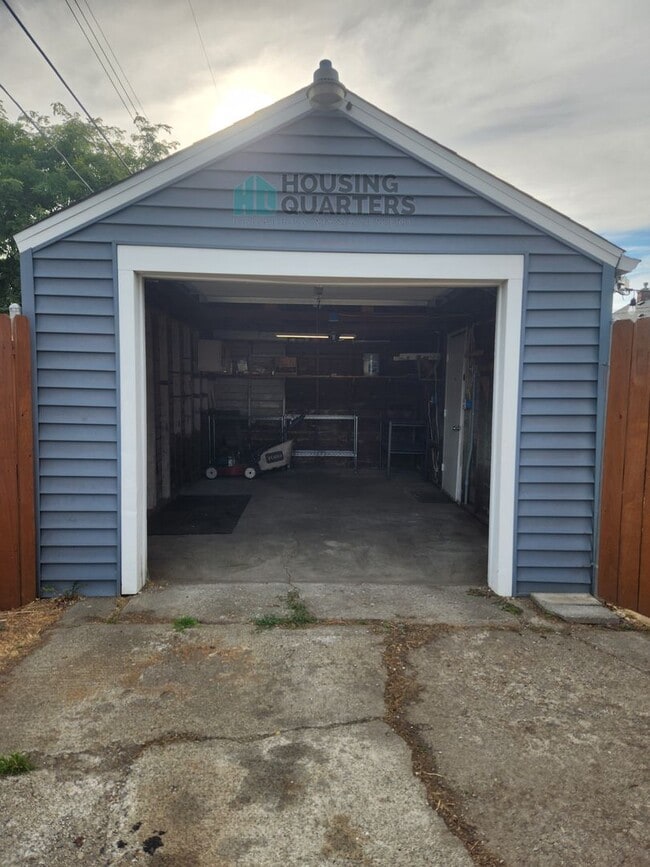 Building Photo - 2603 W Upton Ave