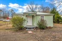 Building Photo - Renovated 3BR Gem in Sumiton
