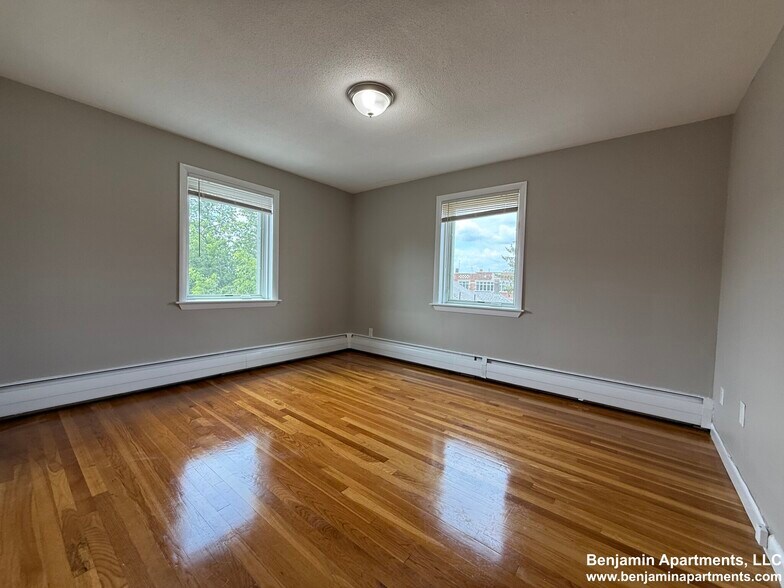 Building Photo - 50 Evergreen St