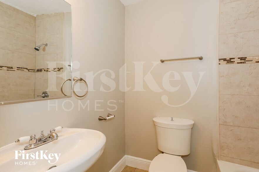 Building Photo - 1345 NW 188th St