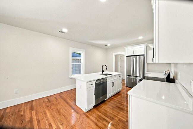 Building Photo - 32 Westmore Rd