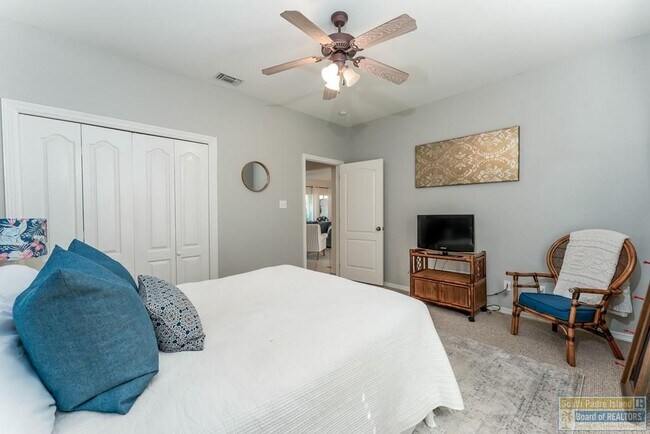 Building Photo - 29 Torrey Pines Dr