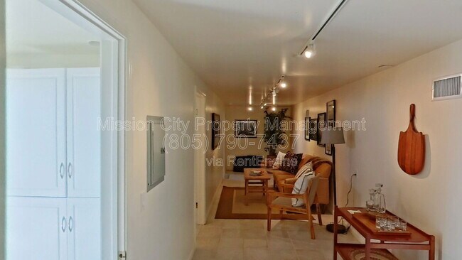 Building Photo - 1227 Viscaino Rd