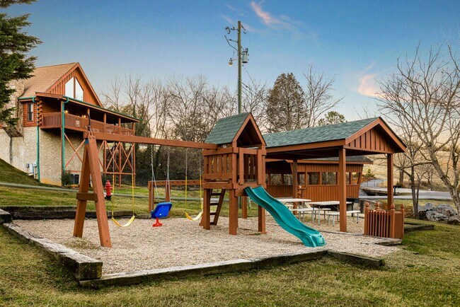 Building Photo - 1810 Trout Way