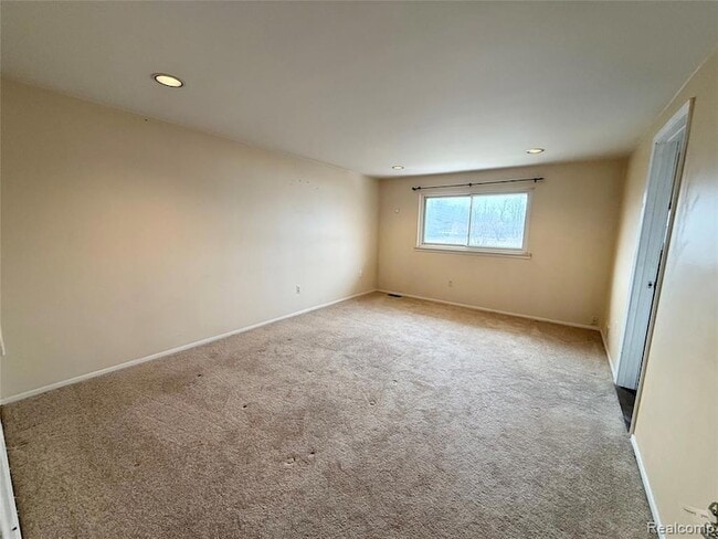 Building Photo - 6842 Indian Creek Dr