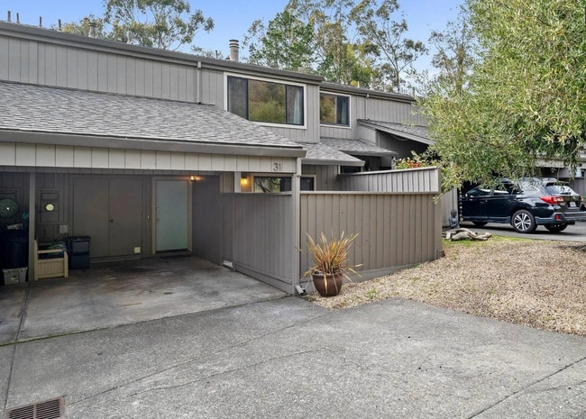 Building Photo - Gorgeous Condo in Dominican Hills w/ Commu...
