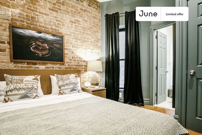 Building Photo - Private bedroom in 3 bed/2 bath Home