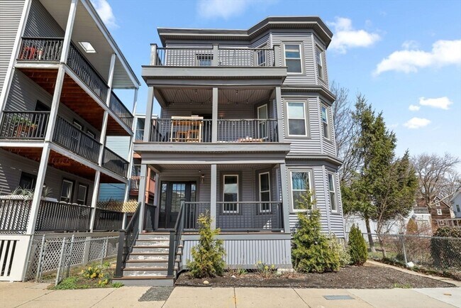 Building Photo - 77 Torrey St