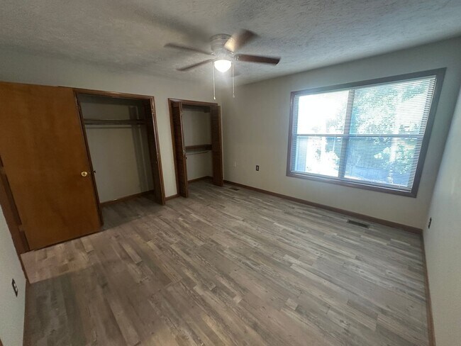 Building Photo - 1202 Huntsman