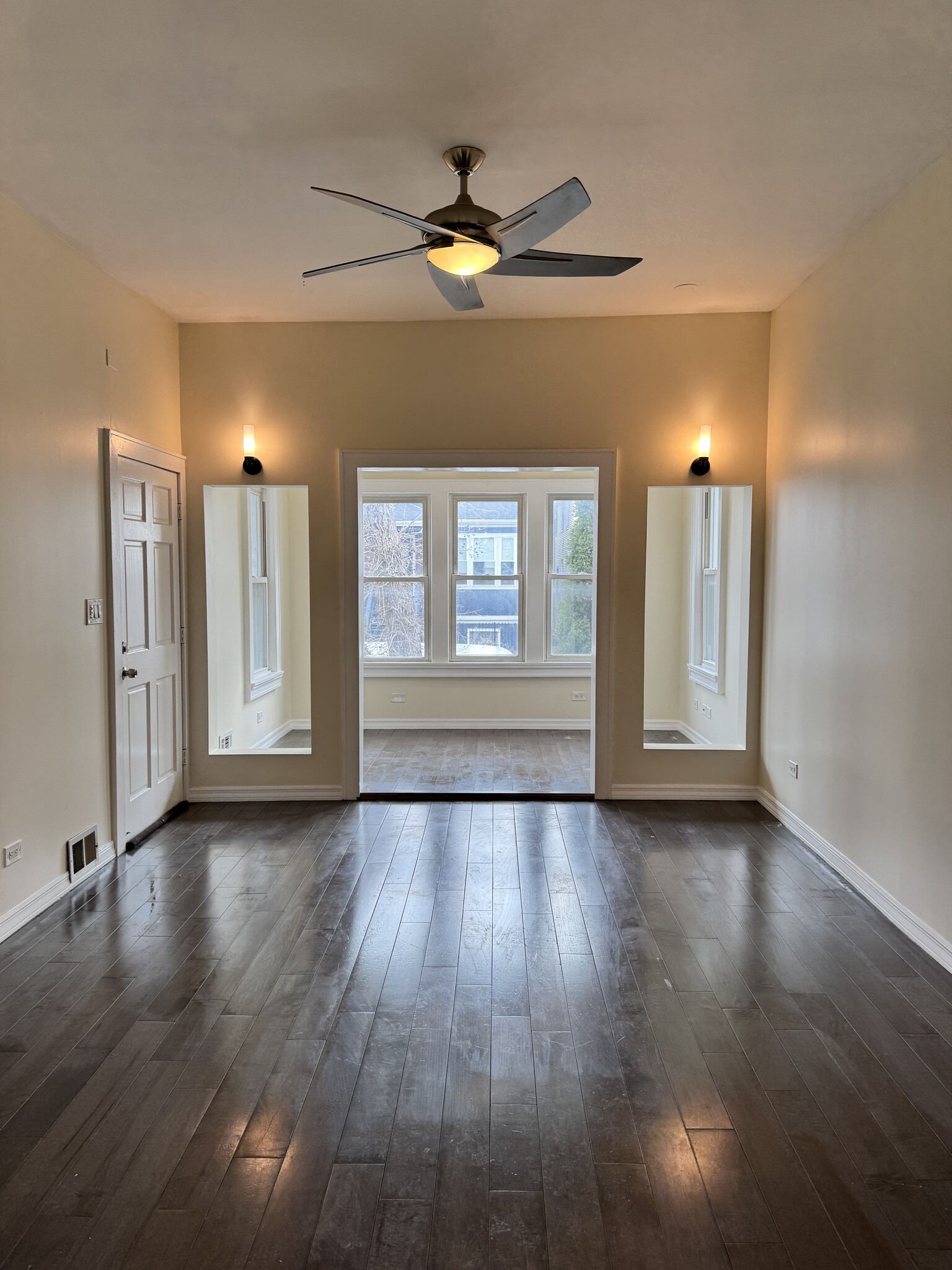 Building Photo - 1714 N Troy St