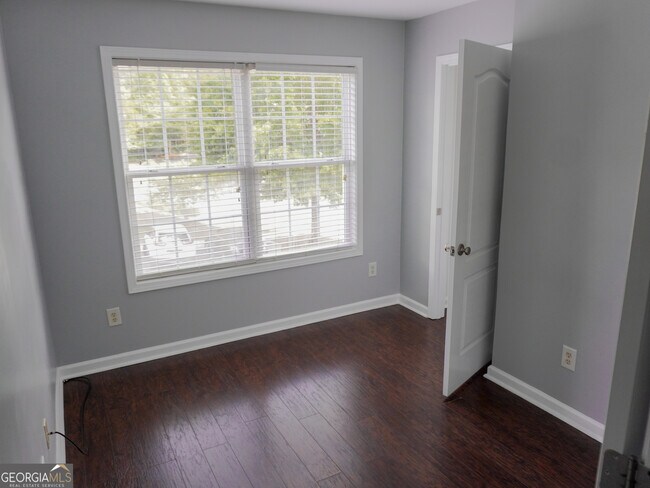 Building Photo - 2104 Waterleaf Dr