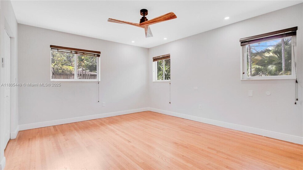 Building Photo - 690 NE 51st St