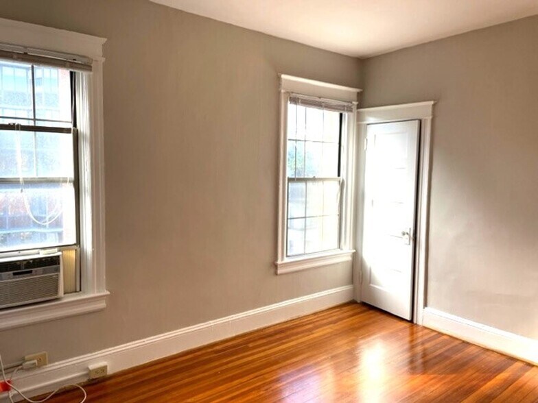 Building Photo - 1715 P St NW