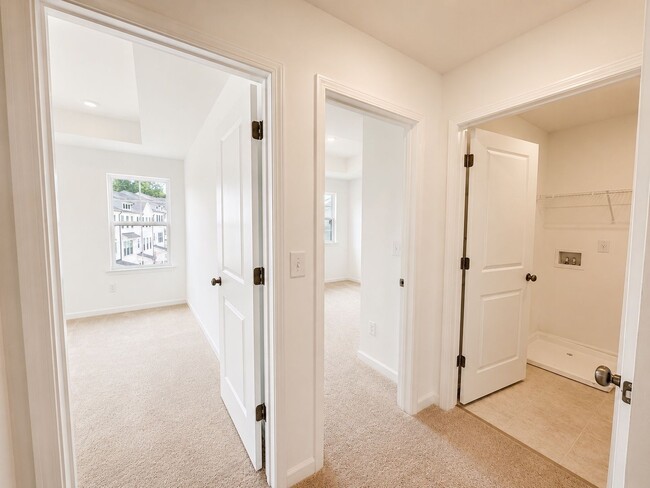 Building Photo - 2837 Rosehall