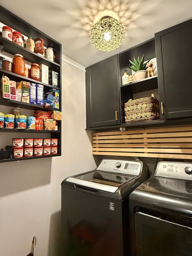 Building Photo - 602 Hamilton St