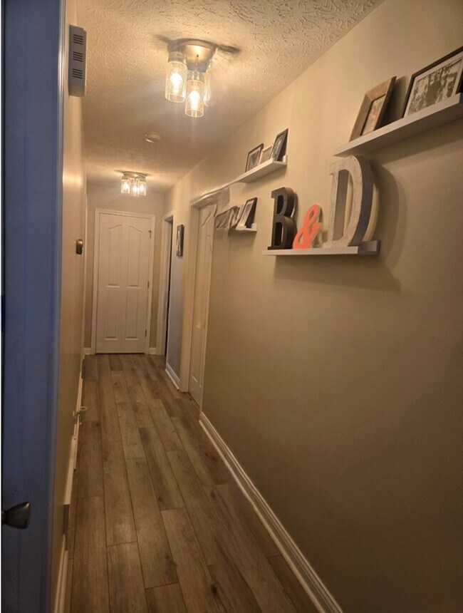 Building Photo - 41 Collinbrook Dr
