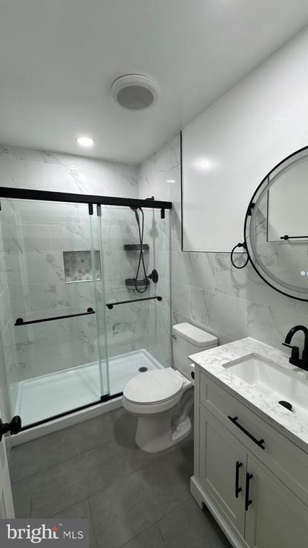 Building Photo - 436 Westshire Dr