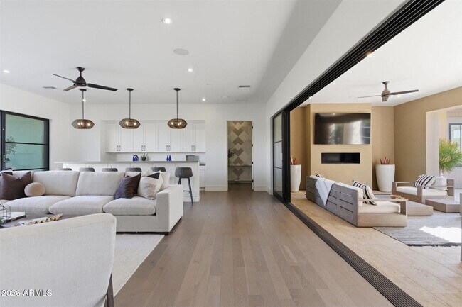 Building Photo - 8900 E Sands Dr