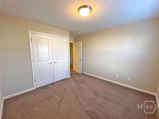 Building Photo - 83 Crystal Lake Dr