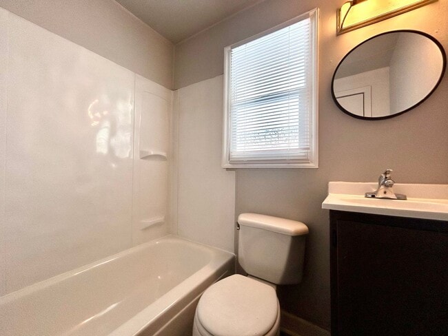 Building Photo - Two Bedroom Home in Muskegon