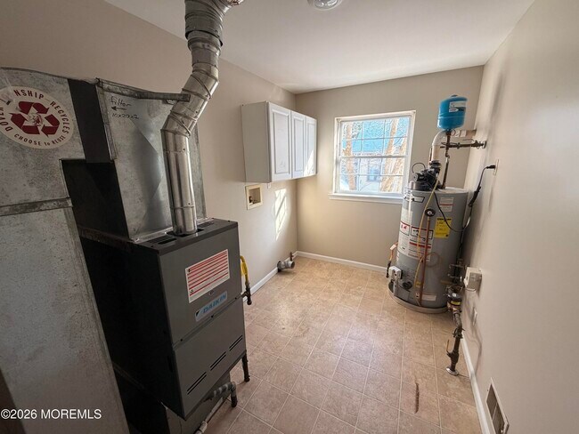 Building Photo - 703 Parkside Ave