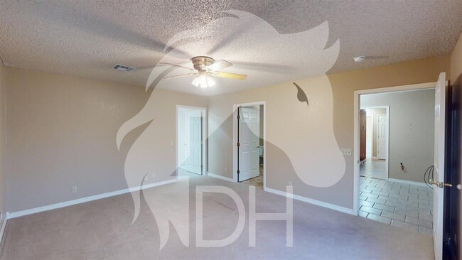 Building Photo - "Charming 3-Bed Home  in Woodward!"