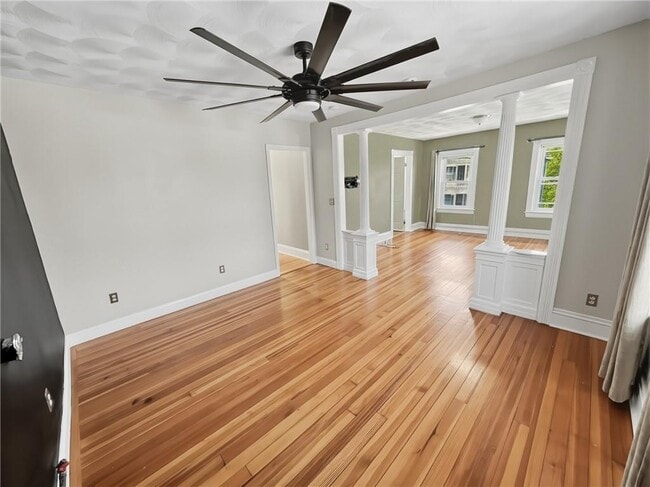 Building Photo - 358 Weeden St