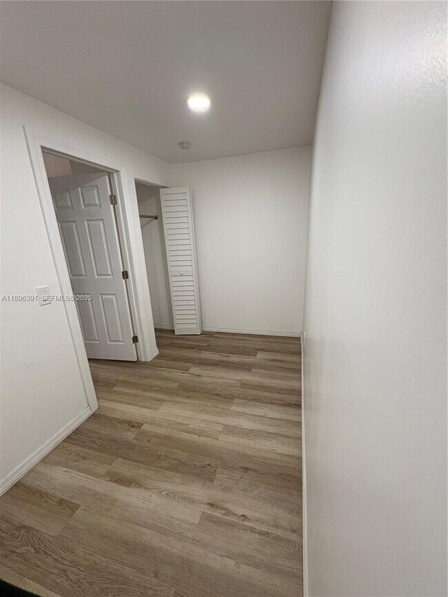 Building Photo - 650 SW 28th Terrace