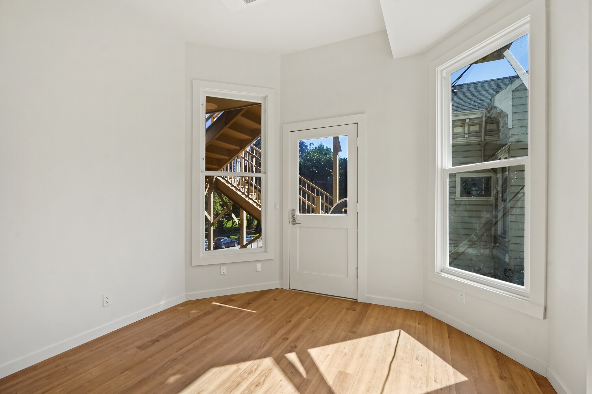 Building Photo - 124 Lyon St