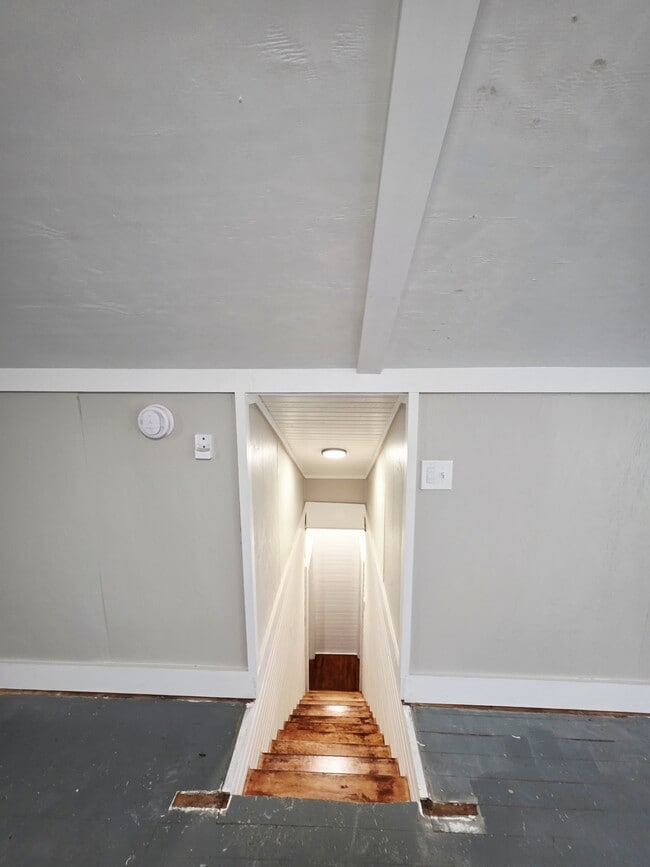 Building Photo - 205 E North St