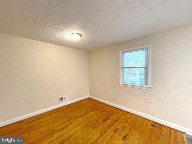 Building Photo - 3894 Old Washington Rd