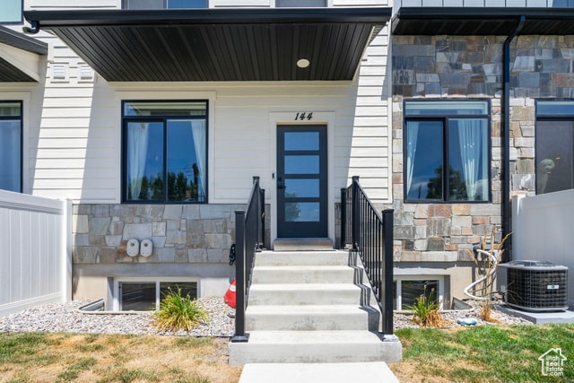 Building Photo - 144 7085 S