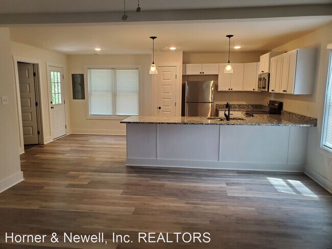 Building Photo - 3 br, 2.5 bath House - 604 4th Street