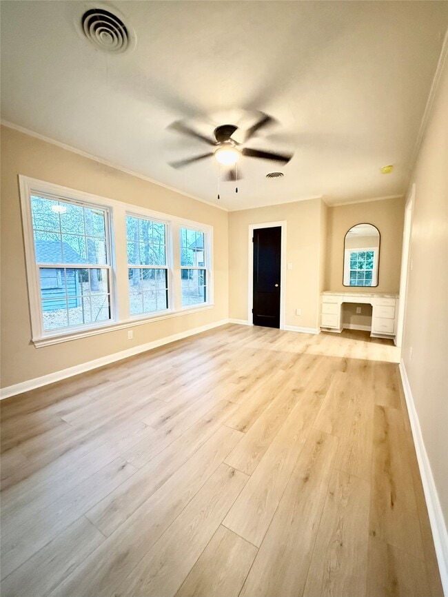 Building Photo - 300 Dunnam Ave