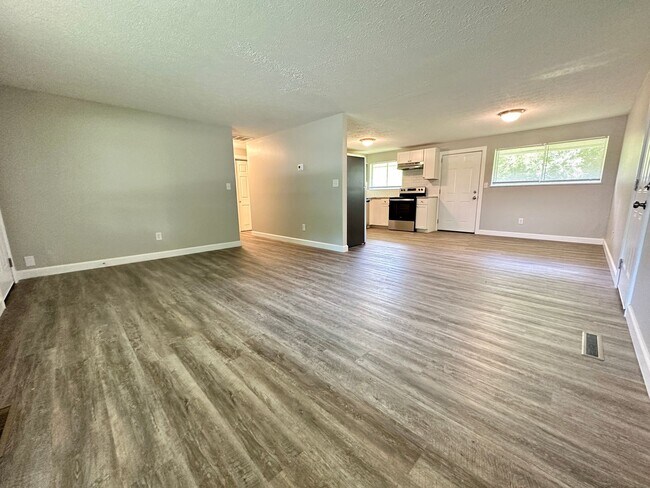 Building Photo - 4408 Lesher Dr