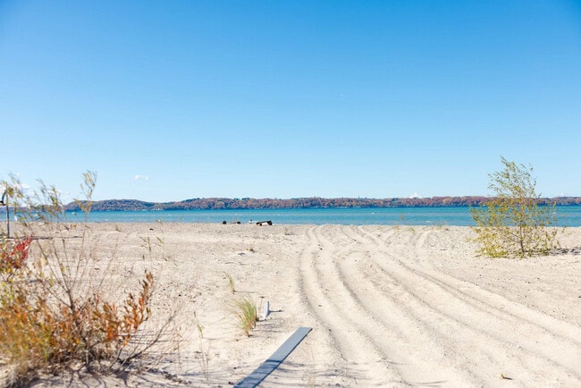 Building Photo - 11988 Cabana Shores Dr