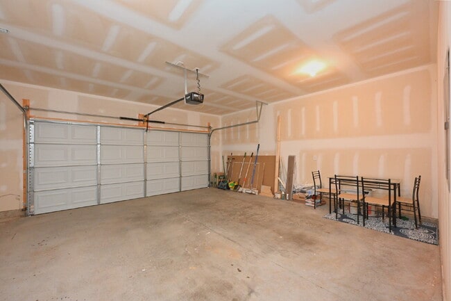 Building Photo - Modern 2024 New Construction in Sage Farms – Steps from Dog Park & Trails!