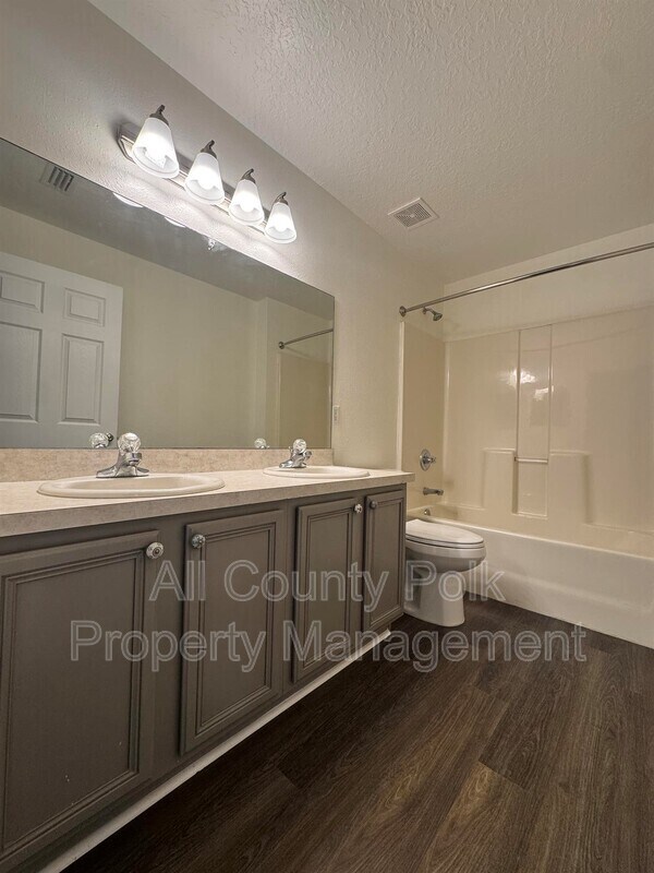 Building Photo - 2505 Brownwood Dr
