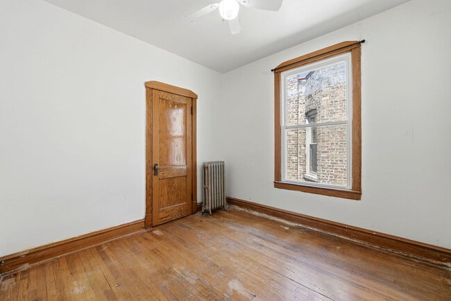 Building Photo - 1526 N Springfield Ave