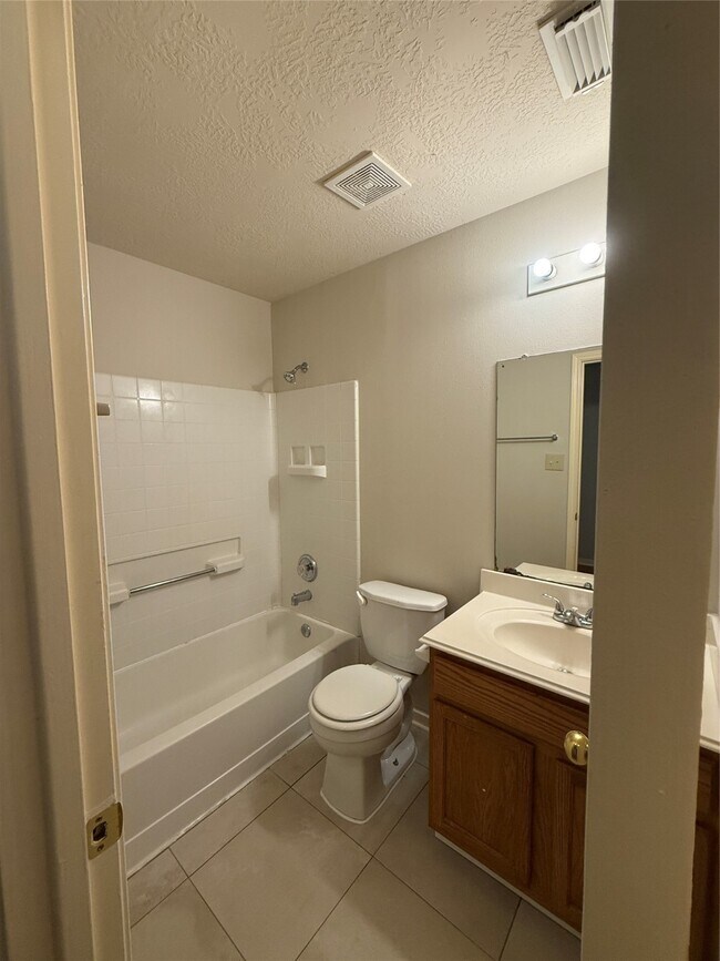 Building Photo - 5010 Woodland Meadows Ln